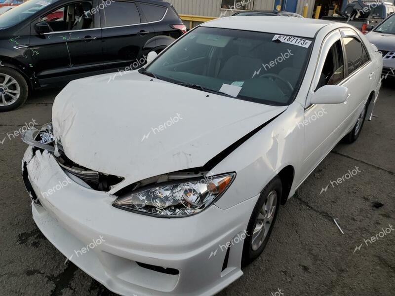 TOYOTA CAMRY LE 2006 white  gas 4T1BF30K76U632159 photo #1