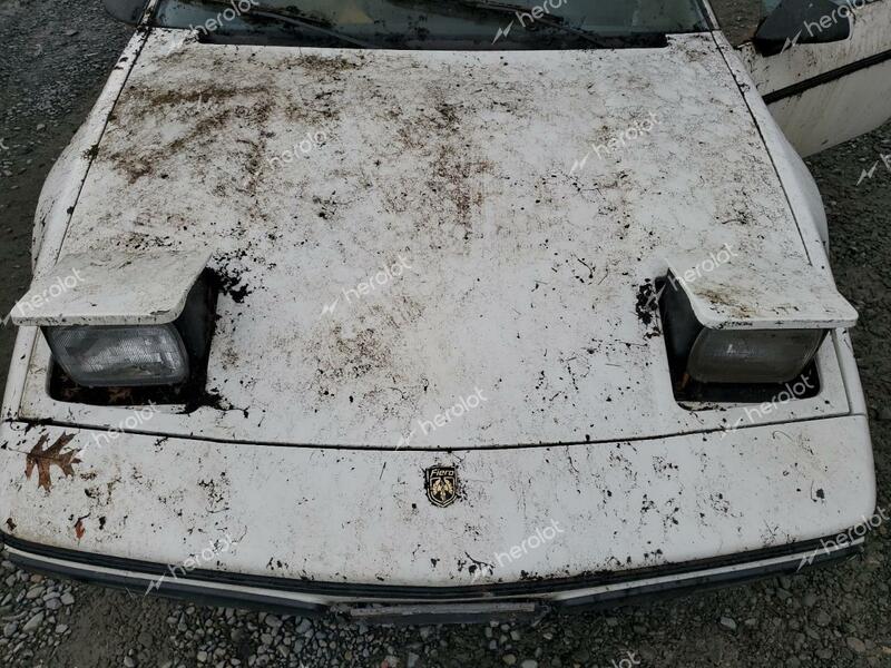 PONTIAC FIERO SE 1984 white  gas 1G2AF37R6EP320306 photo #4