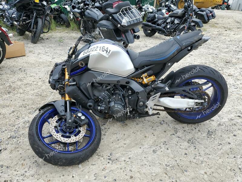 YAMAHA MT09 D 2022 two tone  gas JYARN72E1NA000628 photo #4