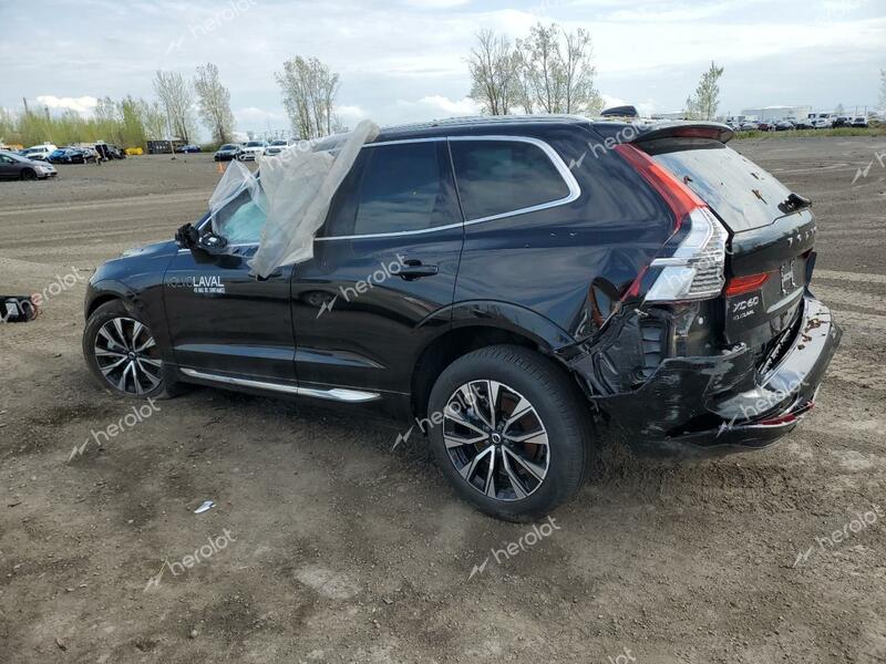 VOLVO XC60 CORE 2023 black  gas LYV062RE1PB366880 photo #3