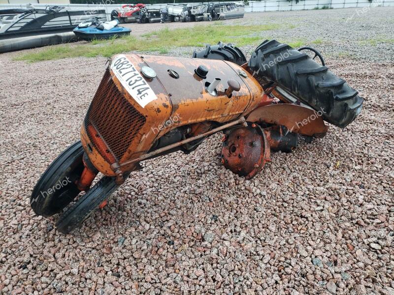 ALLI TRACTOR 1946 orange   15848456 photo #3