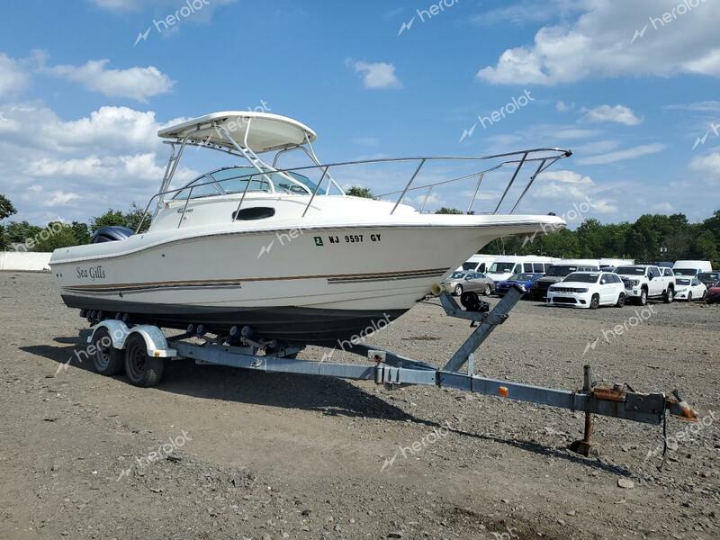 WELLS CARGO BOAT W/TRL 2002 white   WELANA01E102 photo #1