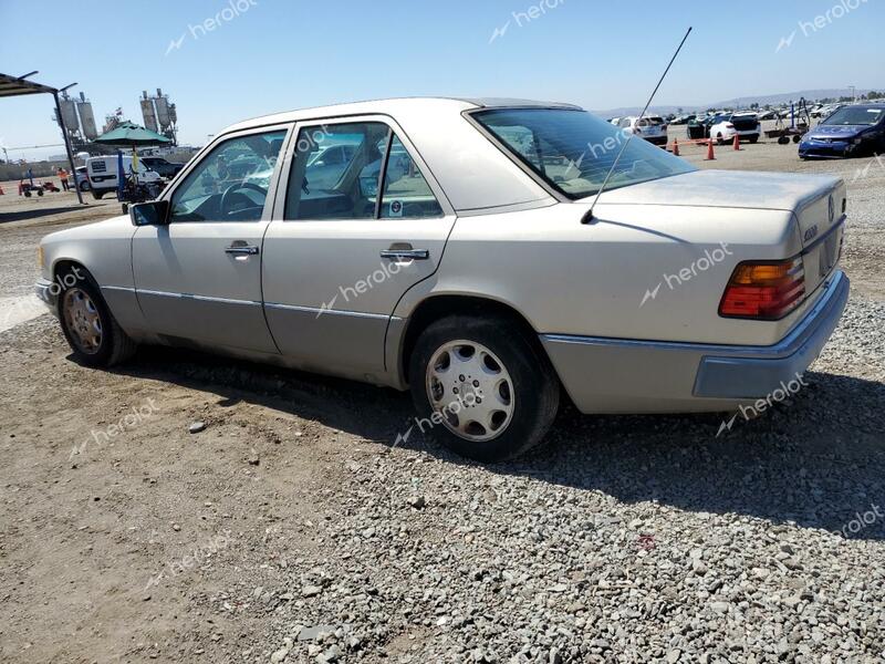 MERCEDES-BENZ 400 E 1992 tan  gas WDBEA34E0NB778092 photo #3