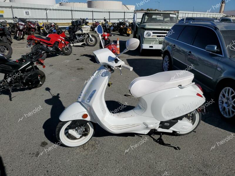 VESPA PRIMAVERA/ 2023 white  gas ZAPM818G4P5803195 photo #4