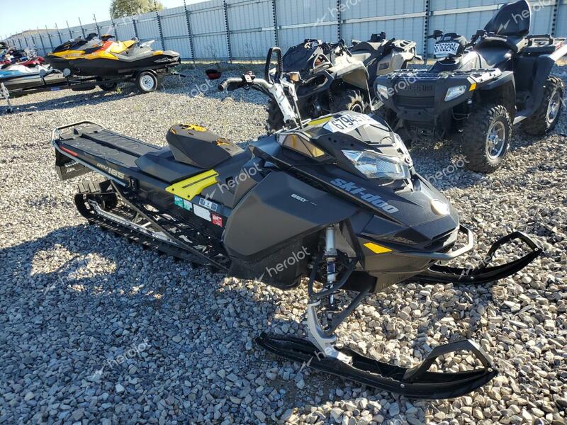 SKI DOO SNOWBMOBIL 2017 black   2BPSCFHD0HV000941 photo #1