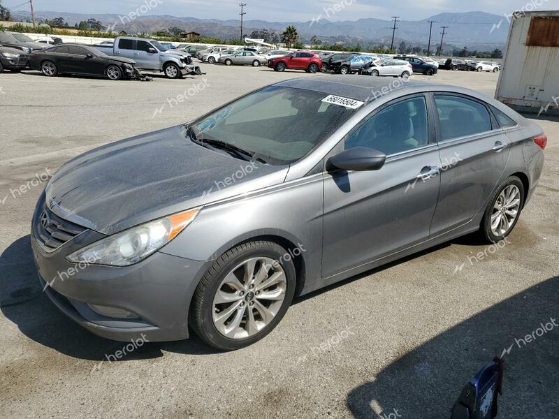 HYUNDAI SONATA SE 2013 silver  gas 5NPEC4AC4DH670513 photo #1