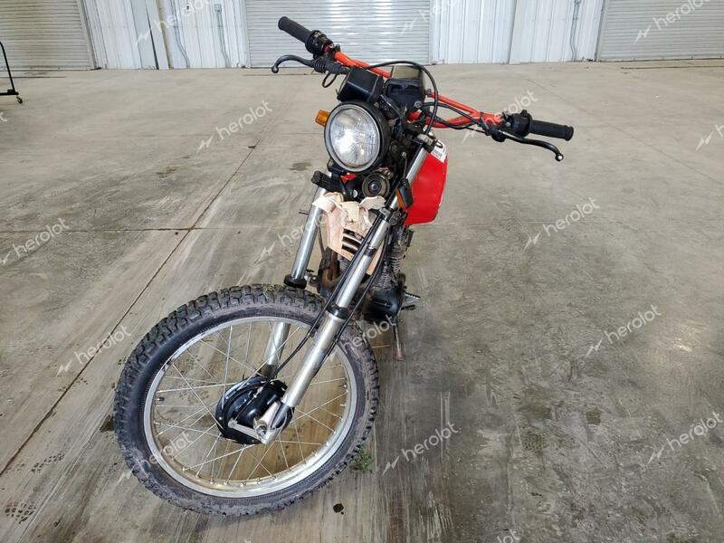 YAMAHA XT550 1982 red enduro gas JYA5Y1009CA003333 photo #3