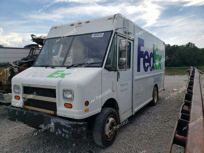 FREIGHTLINER CHASSIS M 1999 white step van diesel 4UZA4FF46XCB81604 photo #1