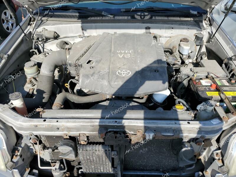 TOYOTA TUNDRA ACC 2006 silver  gas 5TBRU34156S481572 photo #4