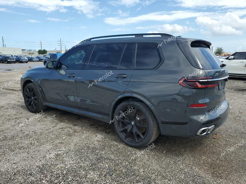 BMW X7 M60I 2024 gray  gas 5UX33EM04R9S75714 photo #3