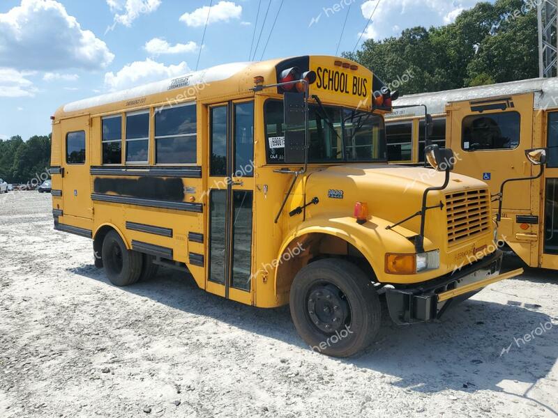 INTERNATIONAL 3000 3800 2000 yellow bus diesel 1HVBBABM6YH305373 photo #1