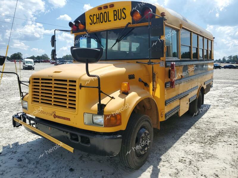 INTERNATIONAL 3000 3800 2000 yellow bus diesel 1HVBBABM6YH305373 photo #3