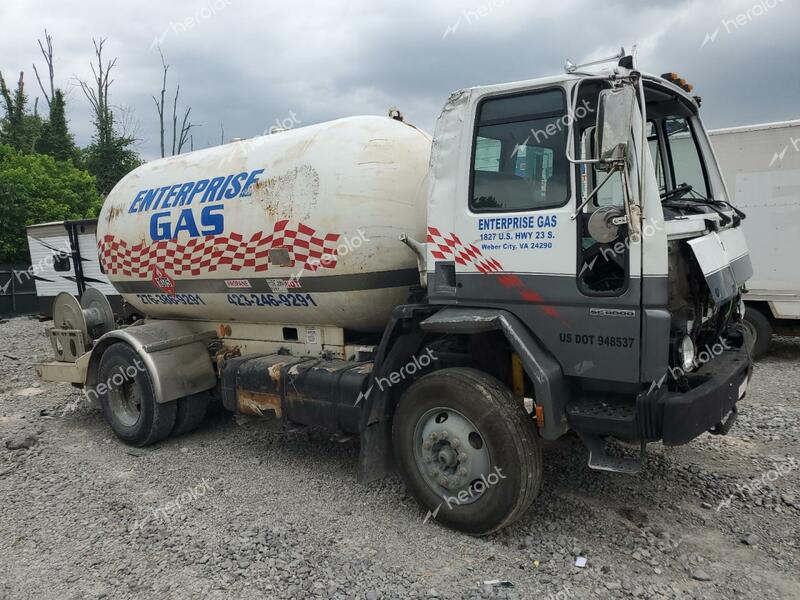 STERLING TRUCK SC 8000 2000 white tilt cab diesel 49H6WFAA6YHB62541 photo #1