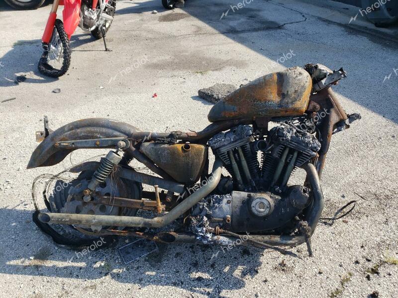 HARLEY-DAVIDSON XL883 C 2001 burn  gas 1HD4CJM161K158896 photo #1