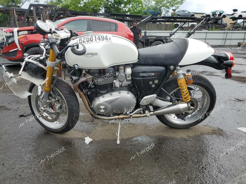 TRIUMPH MOTORCYCLE THRUXTON 1 2018 white  gas SMTD21HF3JT850877 photo #4