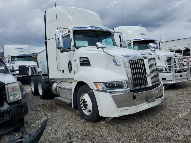 WESTERN STAR/AUTO CAR 5700 XE 2017 white tractor diesel 5KJJBLDRXHLJH6376 photo #1