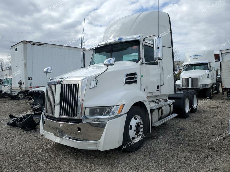 WESTERN STAR/AUTO CAR 5700 XE 2017 white tractor diesel 5KJJBLDRXHLJH6376 photo #3