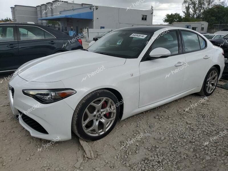 ALFA ROMEO GIULIA SUP 2022 white  gas ZARFAMBN7N7656403 photo #1