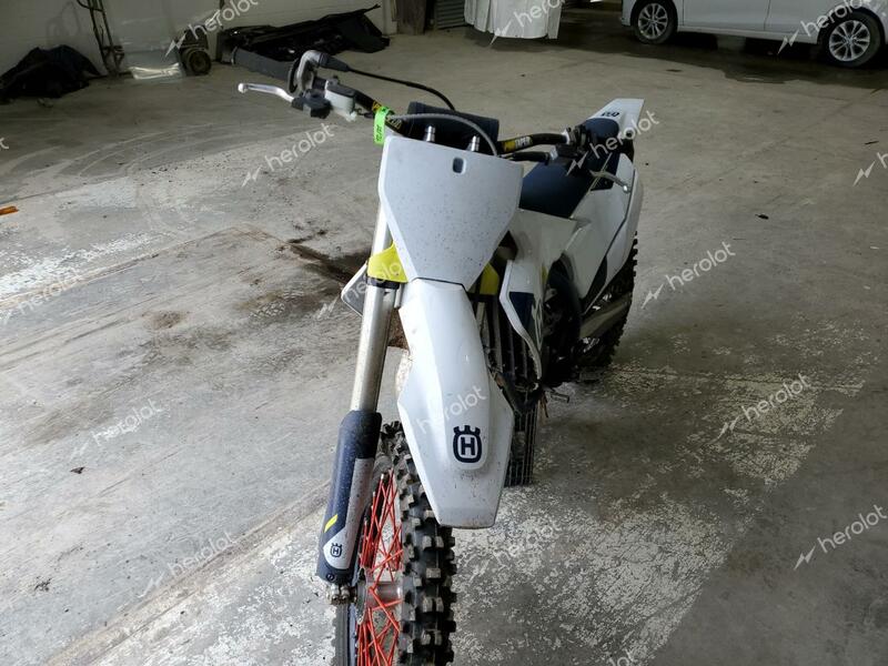 HUSQVARNA TC125 2022 white  x VBKUXH233NM157653 photo #3