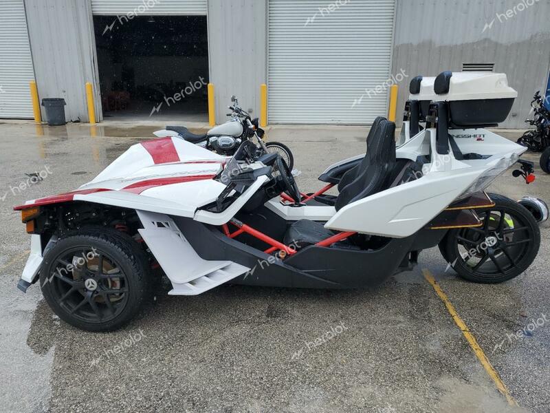 POLARIS SLINGSHOT 2016 white  gas 57XAAPFA1G7117878 photo #4