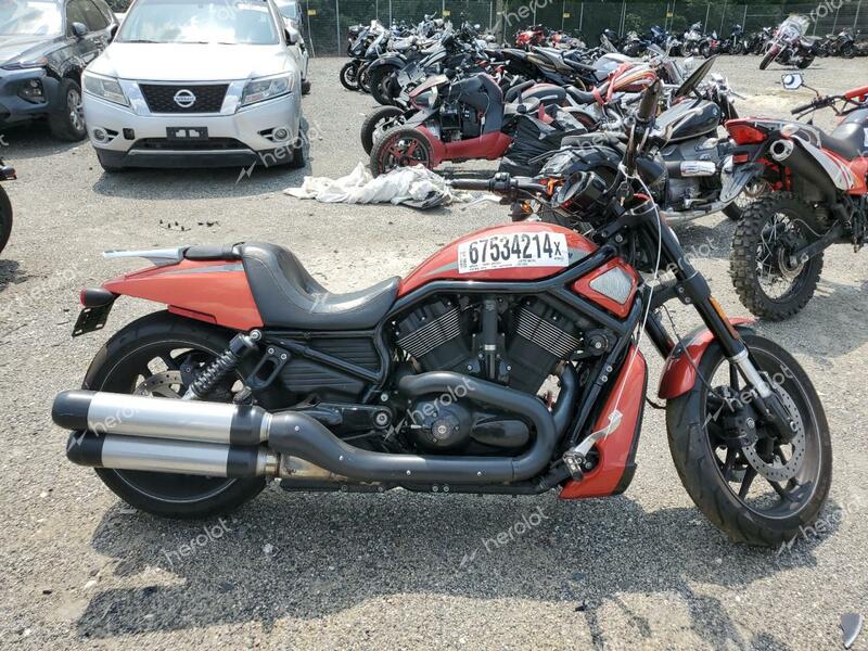 HARLEY-DAVIDSON VRSCDX NIG 2014 red road/str gas 1HD1HHH16EC805319 photo #1