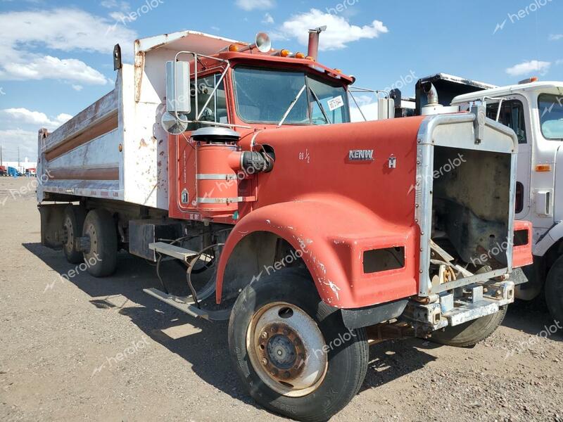 KENWORTH CONSTRUCTI 1982 red tractor diesel 1XKWDB8XXCK197879 photo #1