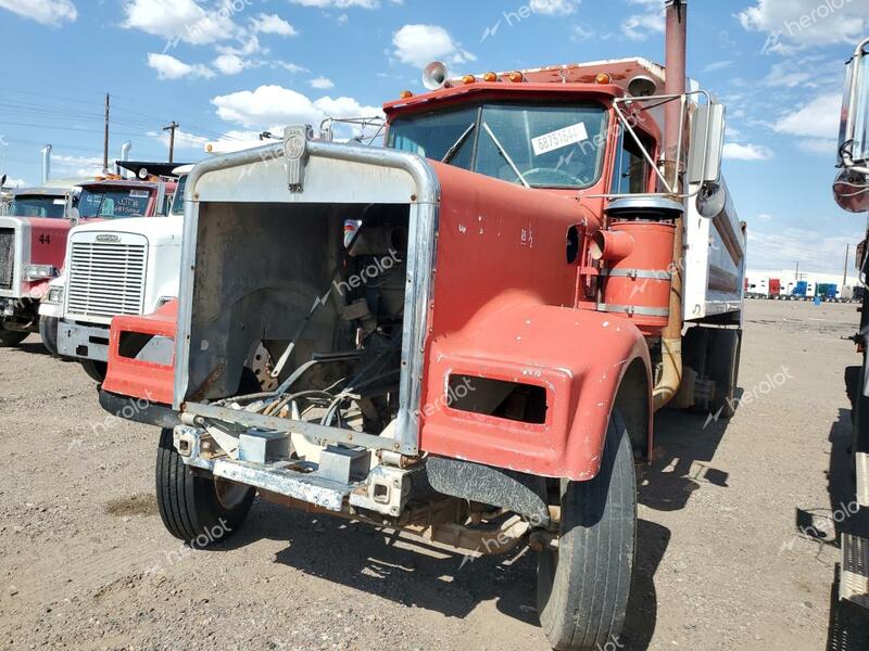 KENWORTH CONSTRUCTI 1982 red tractor diesel 1XKWDB8XXCK197879 photo #3