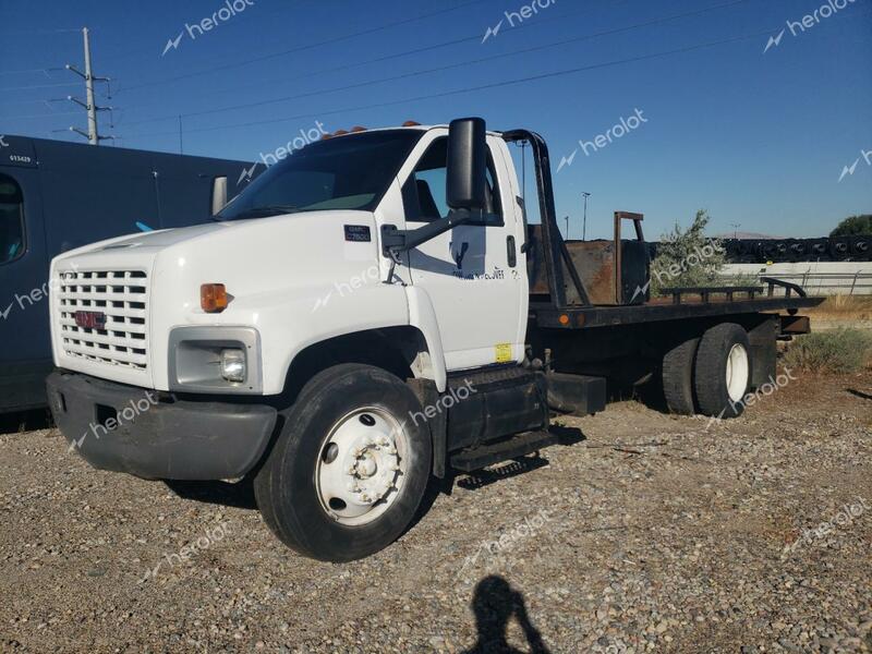 GMC C7500 C7C0 2005 white conventi diesel 1GDJ7C1C65F900816 photo #1