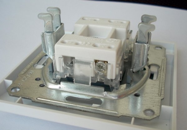 SE Unica Монтажные лапки MGU7.892