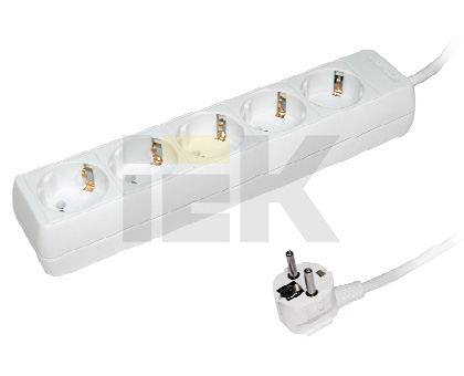 Купить IEK Удлинитель У05 5 мест 2Р+PЕ/3метра 3х1мм2 16А/250В