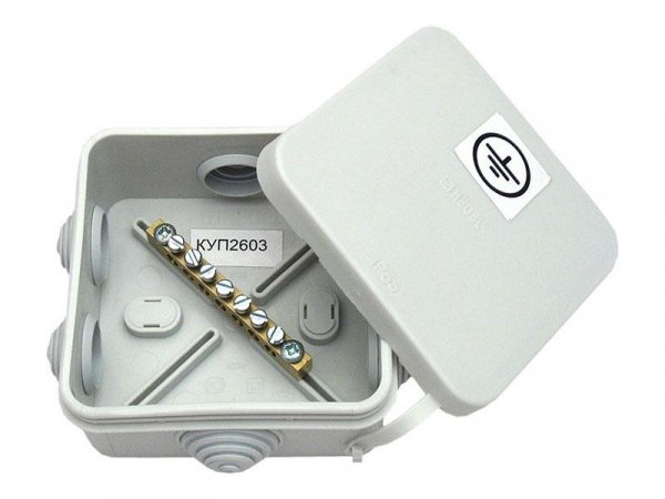 Hegel Коробка уравнивания потенциалов д/открытой установки, 7 вводов, внутр разм 100x100x50 мм, ниша: 109,6x109,6x54, IP55 КУП2604-И