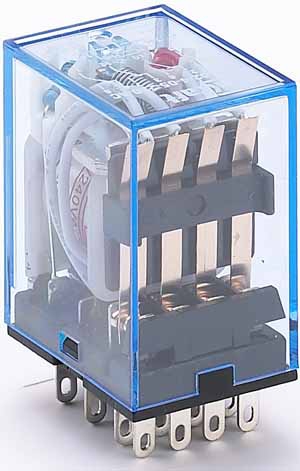 Купить DEKraft Промежуточное реле 4 конт. с инд. LED 5А 12В AC ПР-1 23227DEK