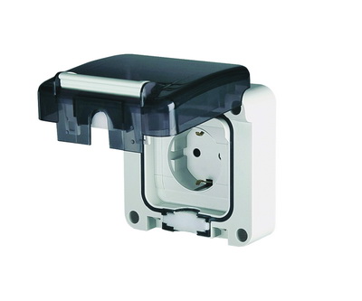 DKC Розетка панельная. Защита IP66 с вставленной вилкой