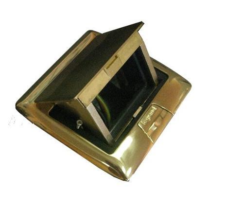 Купить Legrand Латунь Блок выдвижной 4 модуля 054016