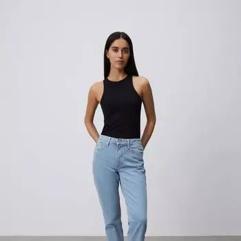 Джинсы узкие