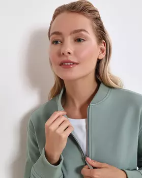 Бомбер из трикотажа