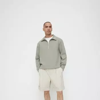 Шорты свободные со складками