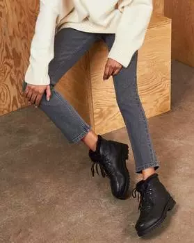 Ботинки с отстрочкой, на шнурках