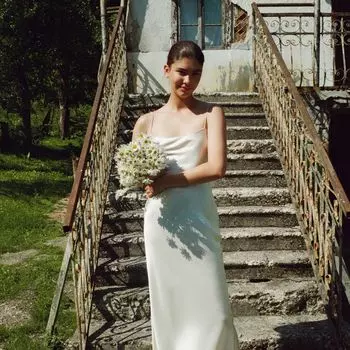 Платье из шелка с открытой спиной