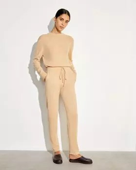 Брюки из трикотажа со стрелкой