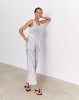 Брюки с глубокими складками