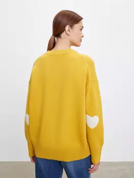 Джемпер с сердцем на рукавах