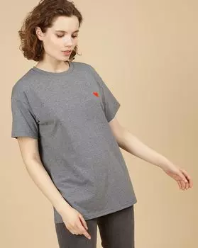 Футболка с вышивкой сердечко S