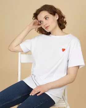 Футболка с вышивкой сердечко S