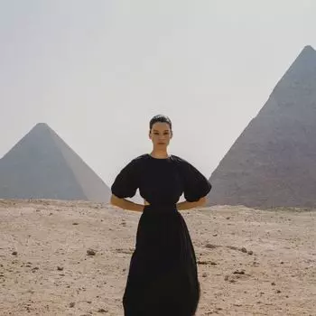 Платье с объемными рукавами