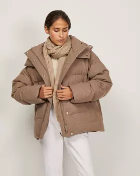 Куртка стеганая из шерсти с капюшоном