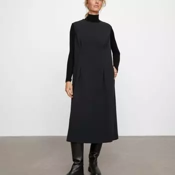 Платье объемное с защипами