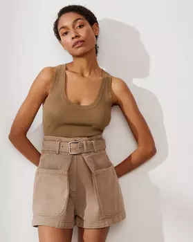 Майка с глубоким вырезом