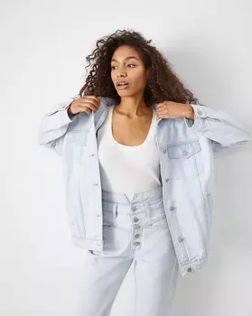 Объемная джинсовая куртка