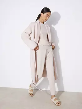 Пальто на запа́х с поясом